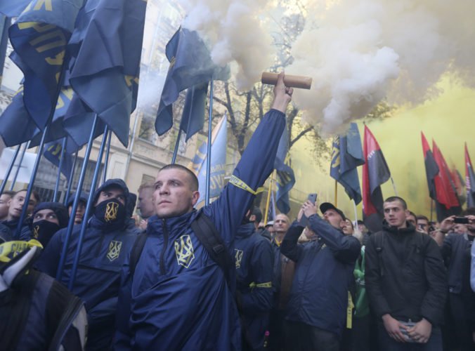 Foto: Kyjevom pochodovali tisíce ľudí, pripomínali si založenie Ukrajinskej povstaleckej armády