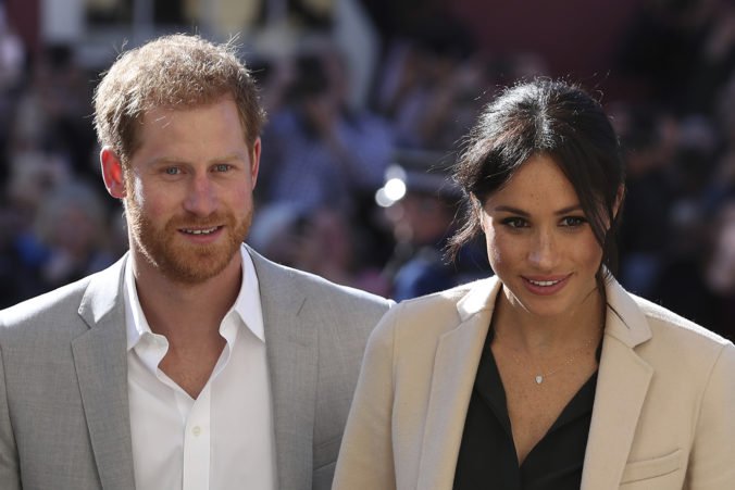 Princ Harry a vojvodkyňa Meghan čakajú svoje prvé dieťa, narodiť by sa malo na jar