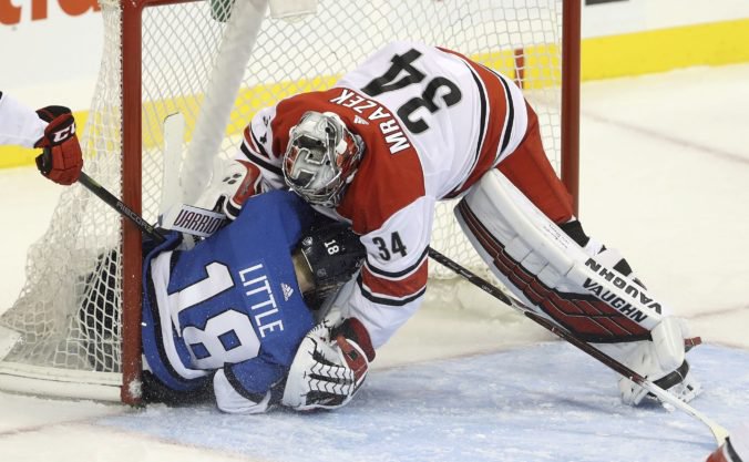 Video: „Diabli“ otočili zápas so „žralokmi“, v NHL aj víťazstvá Anaheimu a Winnipegu