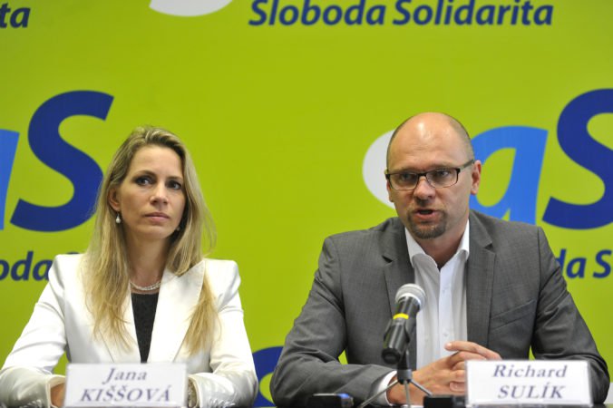 Slovensku hrozí spor s Európskou komisiou, podľa SaS môže za osobitný odvod pre obchodné reťazce