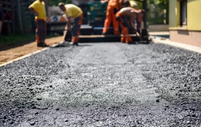 V Trnovci nad Váhom bude čiastočne uzavretá cesta, môže za to oprava povrchu vozovky