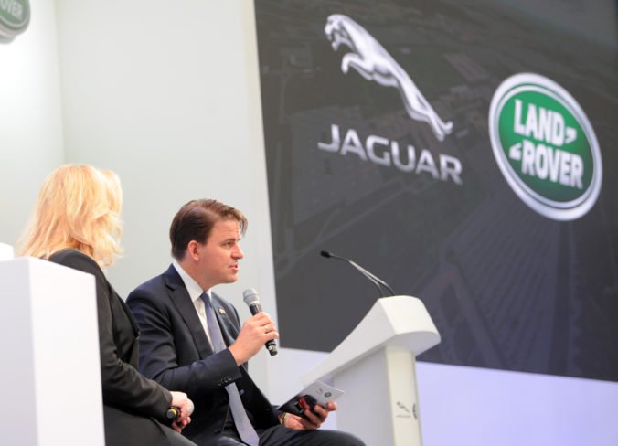 Foto: Jaguar Land Rover otvoril závod v Nitre, Pellegrini ju označil za kľúčovú investíciu pre Slovensko