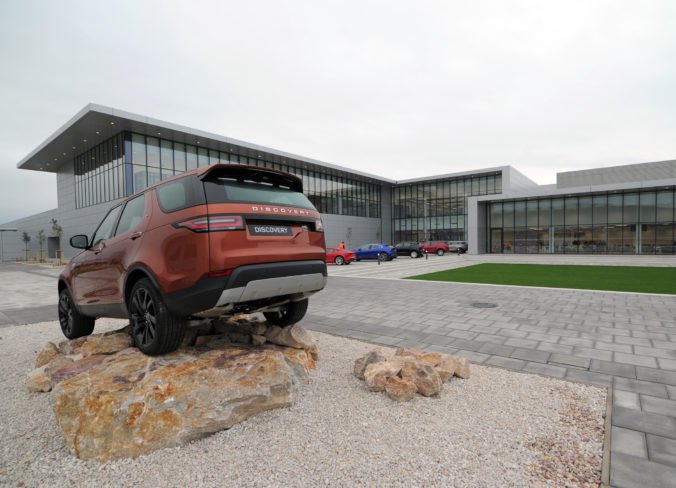 Jaguar Land Rover v Nitre posilní zameranie ekonomiky na automobilový priemysel, tvrdí analytička