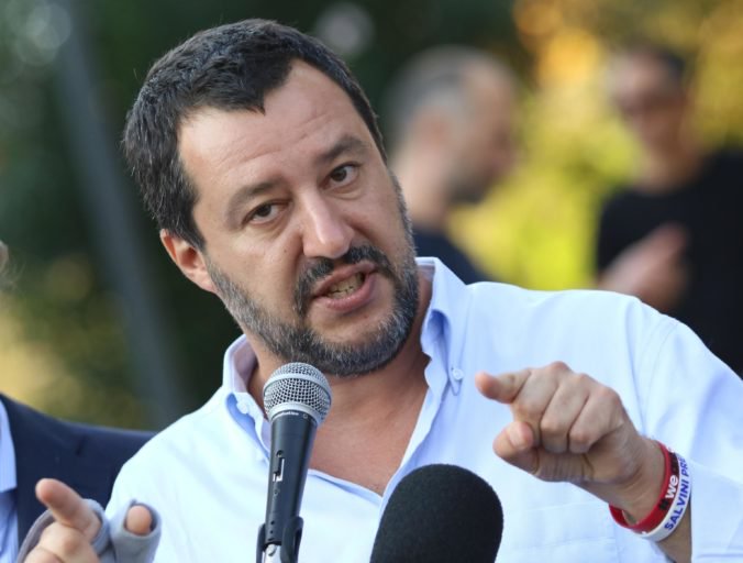 Zadržali migrantov v prípade znásilnenia a vraždy tínedžerky, Salvini posiela tvrdý odkaz