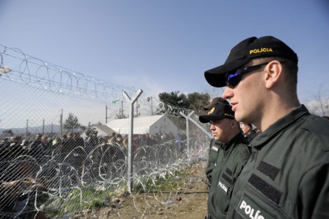 Policajti kontrolovali cudzincov z Ukrajiny na východnom Slovensku, následne ich vyhostili