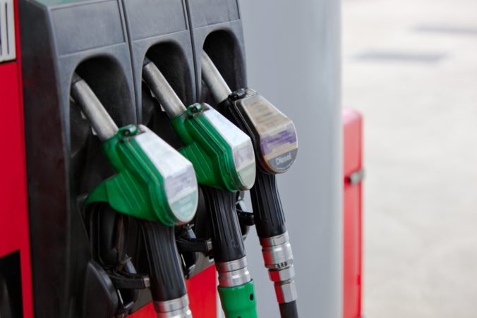 Slovenskí motoristi tankovali lacnejšie benzíny, ale vzrástli ceny motorovej nafty a LPG