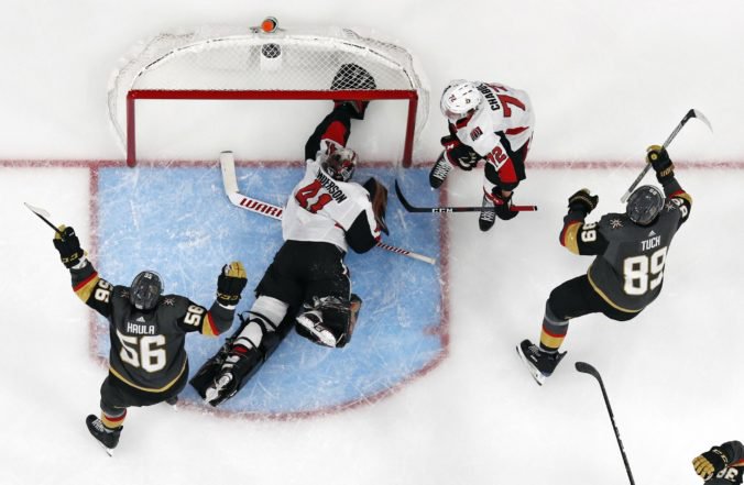 Video: Ottawa s Jarošom v zostave premárnila vedenie 2:0, v NHL sa hrali aj tri predĺženia
