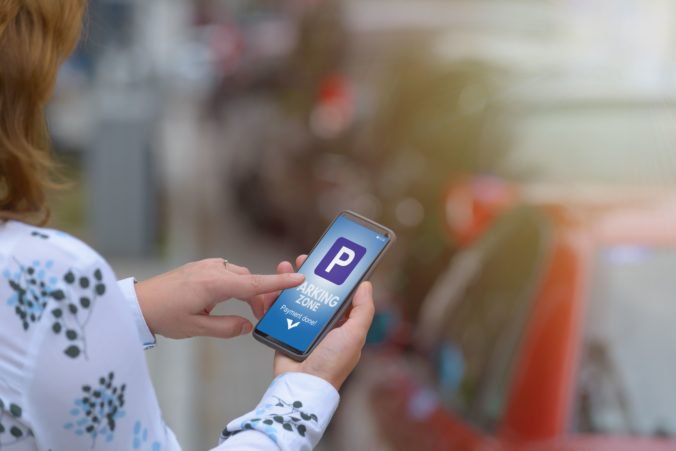 Mobilná aplikácia ParkDots navedie vodičov v Nitre na voľné parkovacie miesta