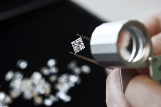 Investičné šperky s prírodnými farebnými diamantami sú zárukou výnosu