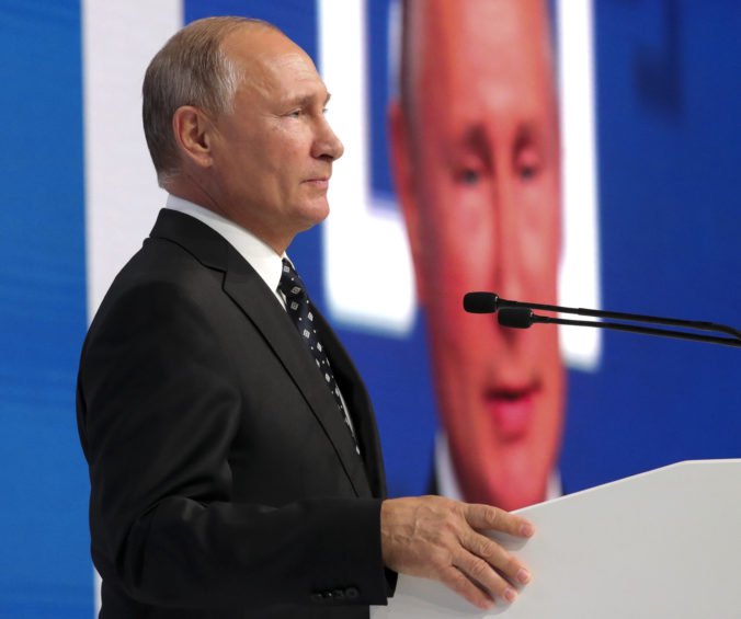 Putin ocenil profesionalitu a odvahu vojenskej rozviedky, spomenul aj napätie vo svete