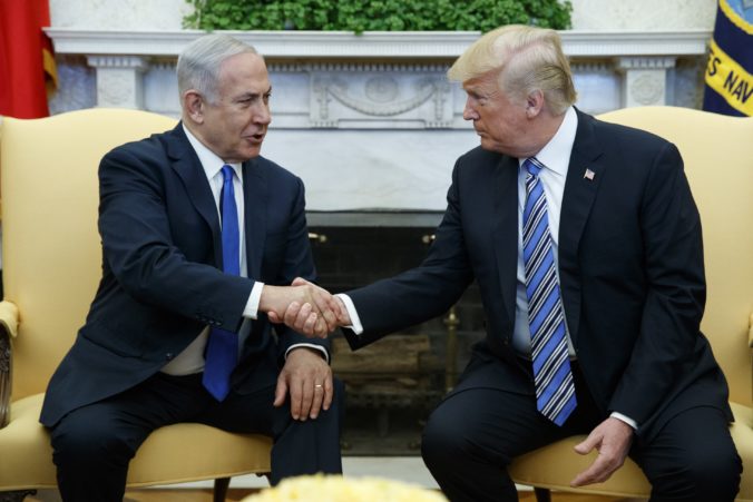 Trump spravil historické rozhodnutie, keď opätovne zaviedol sankcie voči Iránu, tvrdí Netanjahu