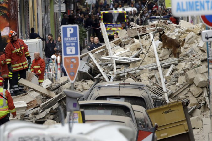 Video: V Marseille sa zrútila šesťposchodová budova, ostala po nej len kopa trosiek