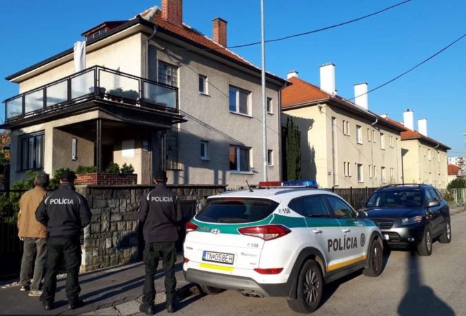 Polícia zadržala počas akcie v Trenčíne dve osoby podozrivé z daňového podvodu za státisíce eur