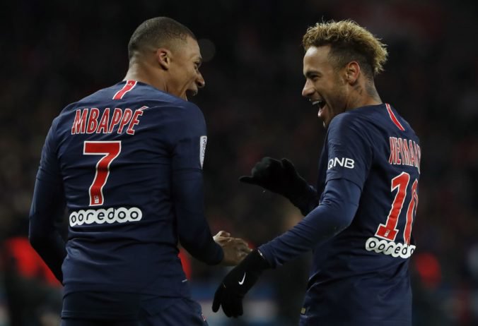 UEFA opäť skúma prestupy Neymara a Mbappého, Paríž Saint Germain sa obrátil na arbitrážny súd