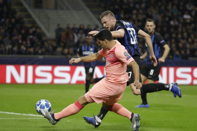 Video: Liverpool padol v Belehrade, Inter v LM obral o body Barcelonu a Neapol remizoval s PSG