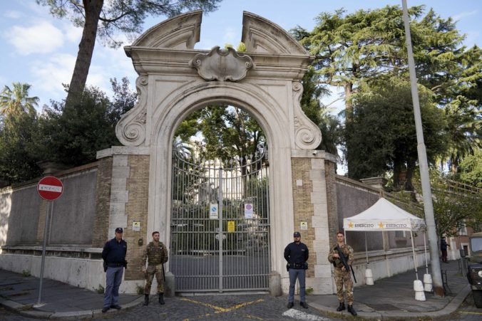 Na veľvyslanectve Vatikánu našli ďalšie ľudské kosti, polícia pátra po ich identite