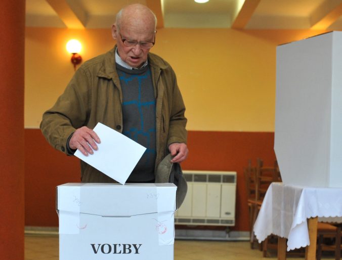 Kampaň pre komunálne voľby 2018 na Slovensku je zakázaná, začalo sa volebné moratórium