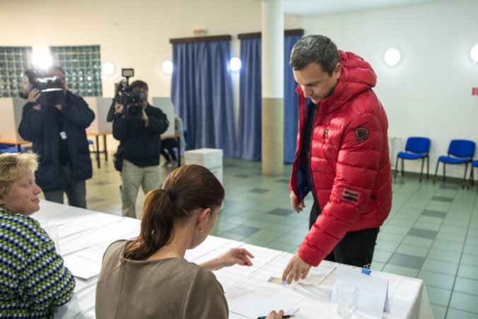 Foto: Danko volil v Miloslave, upozornil na dôležitosť zúčastniť sa hlasovania