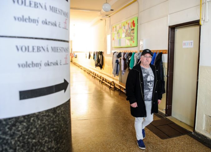 Foto: V komunálnych voľbách na Slovensku hlasoval aj Austrálčan, živo sa zaujíma o dianie v Nitre