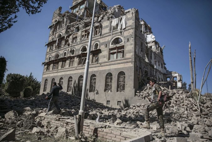 Počet civilných obetí v Jemene po náletoch Saudskej Arábie stúpa, na situáciu reagovali USA