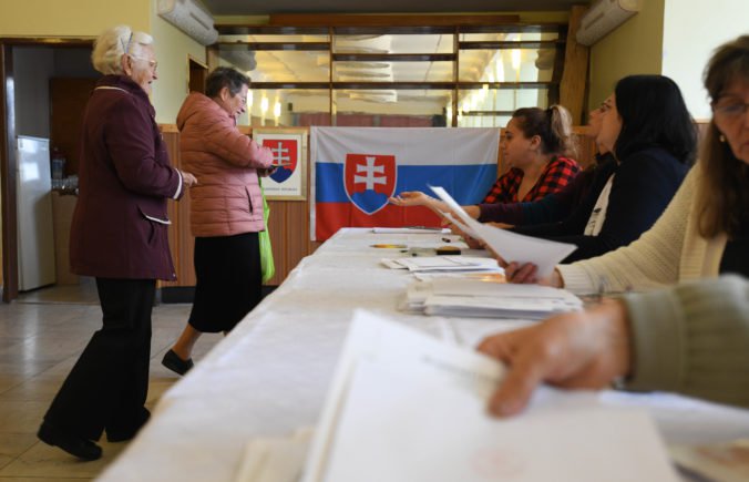 Viacerí Slováci sa nemôžu zúčastniť komunálnych volieb, uvítali by však možnosť voliť na diaľku