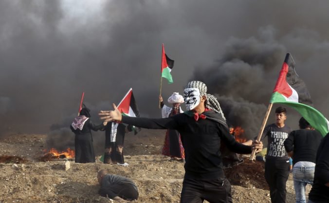 Vojaci v civilnom aute spustili v Pásme Gazy paľbu, niekoľko Palestínčanov zabili a ďalších zranili