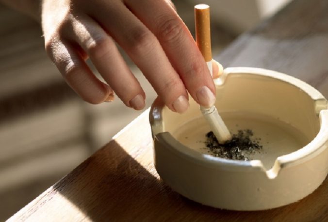 Z USA prenikli správy o zákaze mentolových cigariet, akcie tabakových firiem sa prepadli