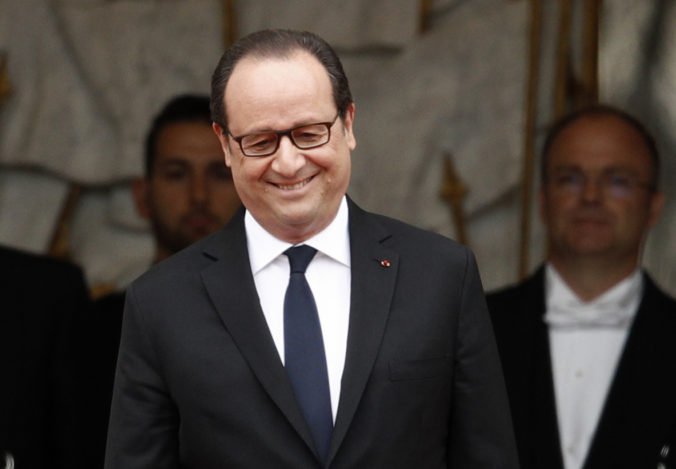 Bývalý francúzsky prezident Francois Hollande zvažuje politický návrat