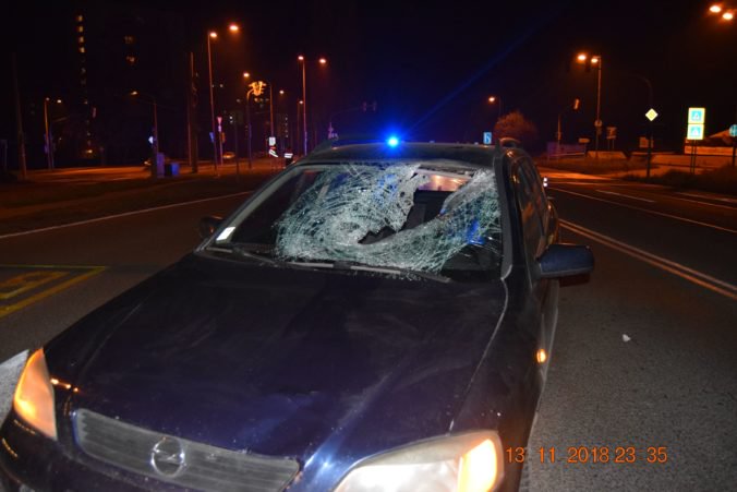 Foto: Opitý mladík skončil po zrážke v nemocnici, dopravná nehoda sa stala aj v Michalovciach