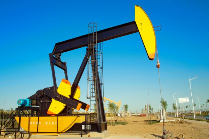 Ceny ľahkej americkej ropy aj ropy Brent posilnili o percento