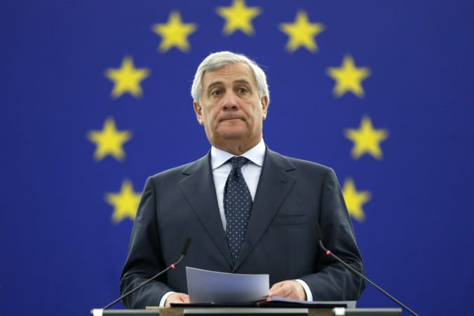 Dohoda o brexite je prvým krokom na dlhej ceste, vyhlásil predseda europarlamentu Tajani