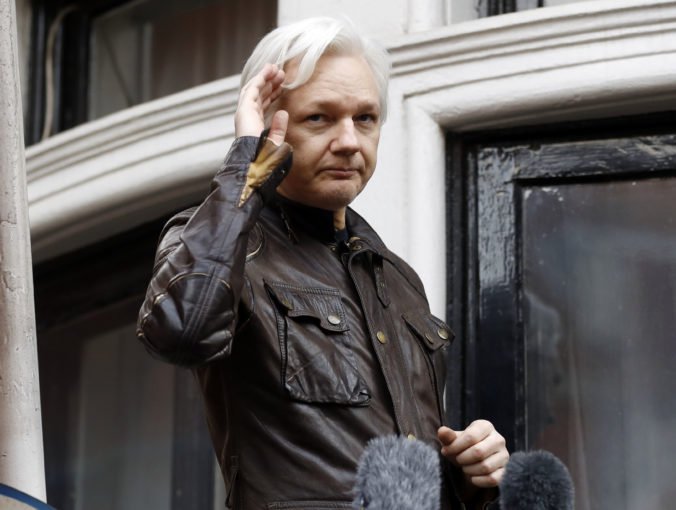 V USA vzniesli obvinenia voči zakladateľovi portálu WikiLeaks Julianovi Assangeovi