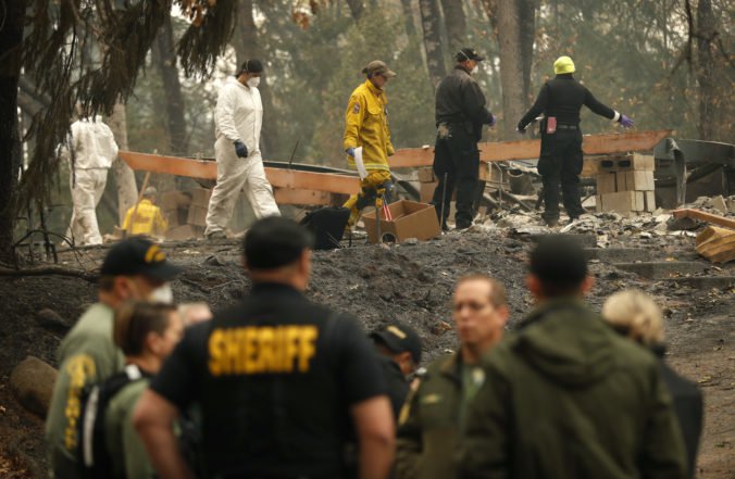 Video: Požiare v Kalifornii si vyžiadali ďalšie obete, počet nezvestných sa zdvojnásobil