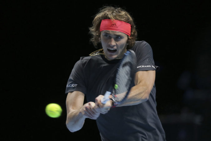 Video: Alexander Zverev zdolal Federera a stal sa prvým finalistom na Nitto ATP Finals v Londýne