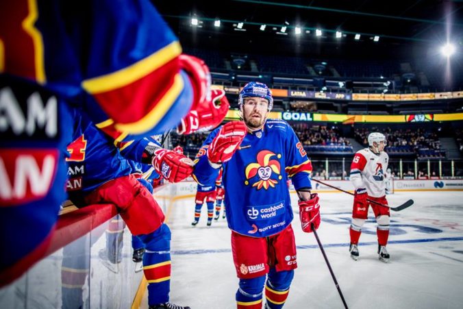 Magnitogorsk v šlágri KHL prehral na ľade Petrohradu, Ufa vynulovala Barys a vyhrali aj „žolíci“