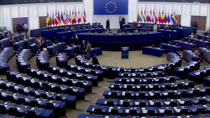 Poslanci Európskeho parlamentu požadujú legislatívu na ochranu a ukončenie diskriminácie menšín