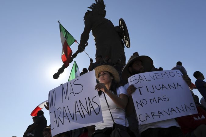 Video: Napätie v Tijuane stúpa, obyvatelia protestovali proti tisícom migrantov v meste