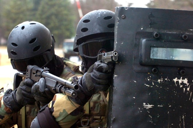 Nemecká polícia uskutočnila rozsiahle protiteroristické cvičenie, dôvodom sú obavy z extrémistov