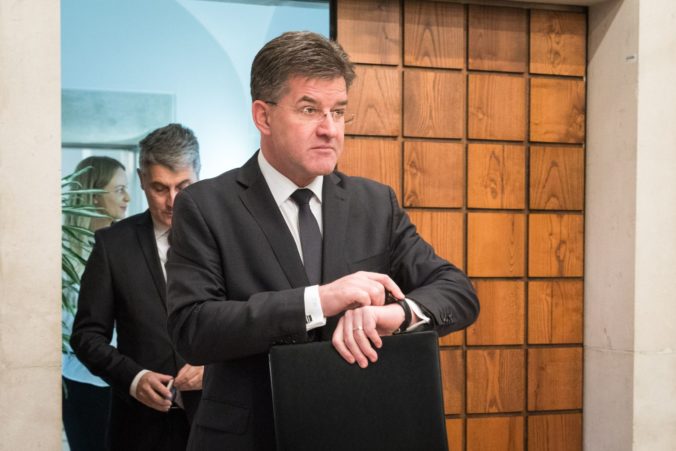 Slovensko by malo v Marakéši ukázať postoj k paktu o migrácii, oponoval Lajčák na výbore Dankovi