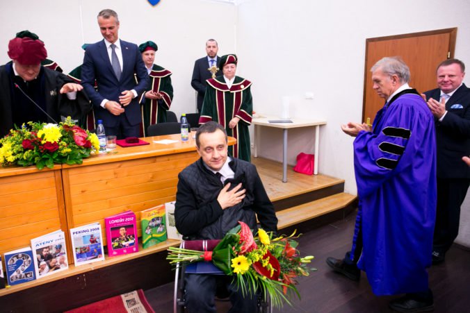 Ján Riapoš získal čestný doktorát