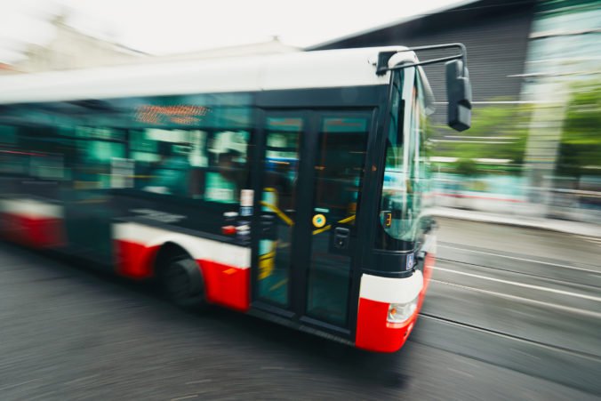 Komunikácia medzi Banskobystrickým krajom a autobusovými dopravcami je problematická
