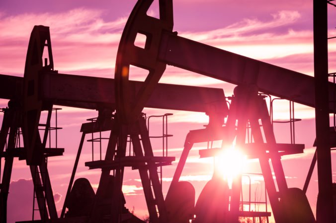 Ľahká americká ropa posilnila o 2,2 percenta, cena vykurovacieho oleja klesla