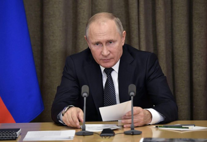 Podpora voličov prezidenta Putina klesla, vo voľbách by získal menej ako 60 percent hlasov