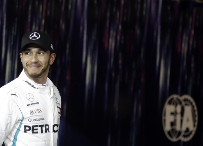 Víťazom kvalifikácie na Veľkú cenu Abú Zabí sa stal Lewis Hamilton