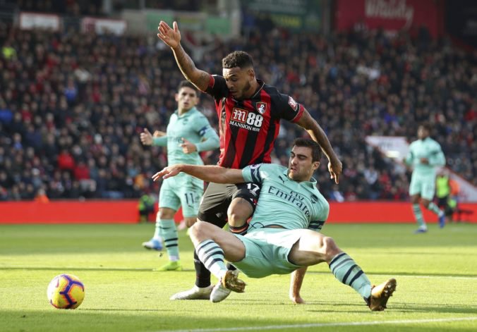 Video: Arsenal po troch remízach opäť vyhral, v Premier League aj prekvapujúci triumf Huddersfieldu