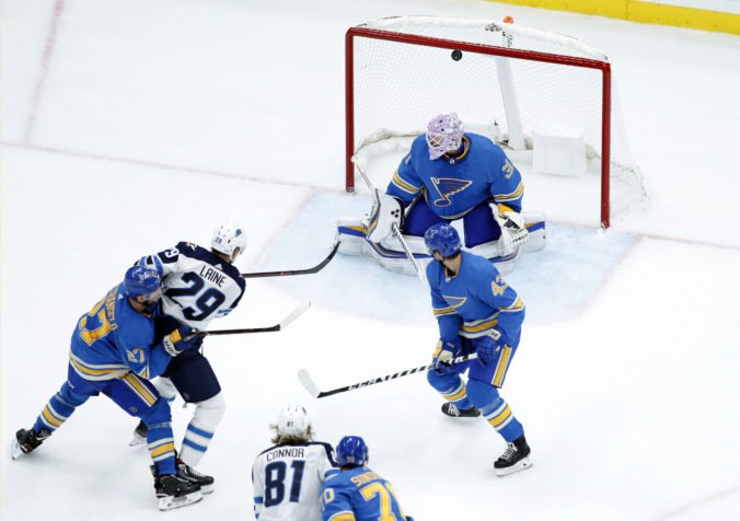 Video: Nezastaviteľný Laine sa blysol piatimi gólmi, Tatarov zásah proti Bruins na body nestačil