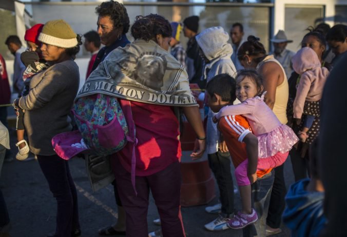 Mexická vláda deportuje migrantov, ktorí sa pokúšali násilne preniknúť do USA