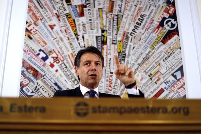 Premiér Conte oznámil, že aj Taliansko má problém s migračným paktom OSN