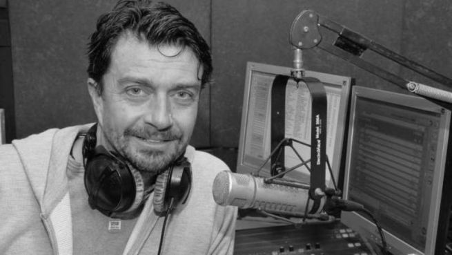 Zavraždili britského rozhlasového moderátora, niekto ho uškrtil a udrel do hlavy
