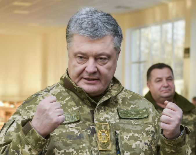 Ukrajinský prezident Porošenko obvinil Rusko, že chce okupovať Azovské more a žiada NATO o pomoc